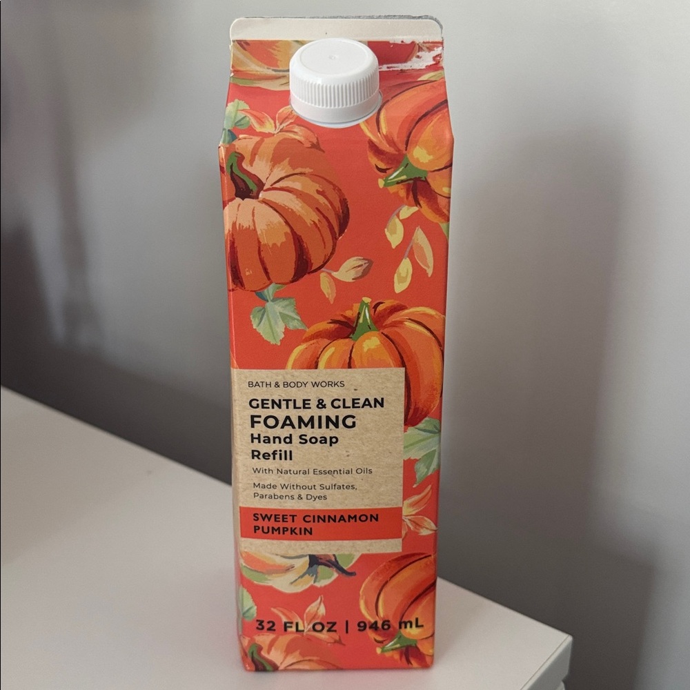 Bath & Body Works Gentle & Clean Foaming Hand Soap Refill SWEET CINNAMON PUMPKIN